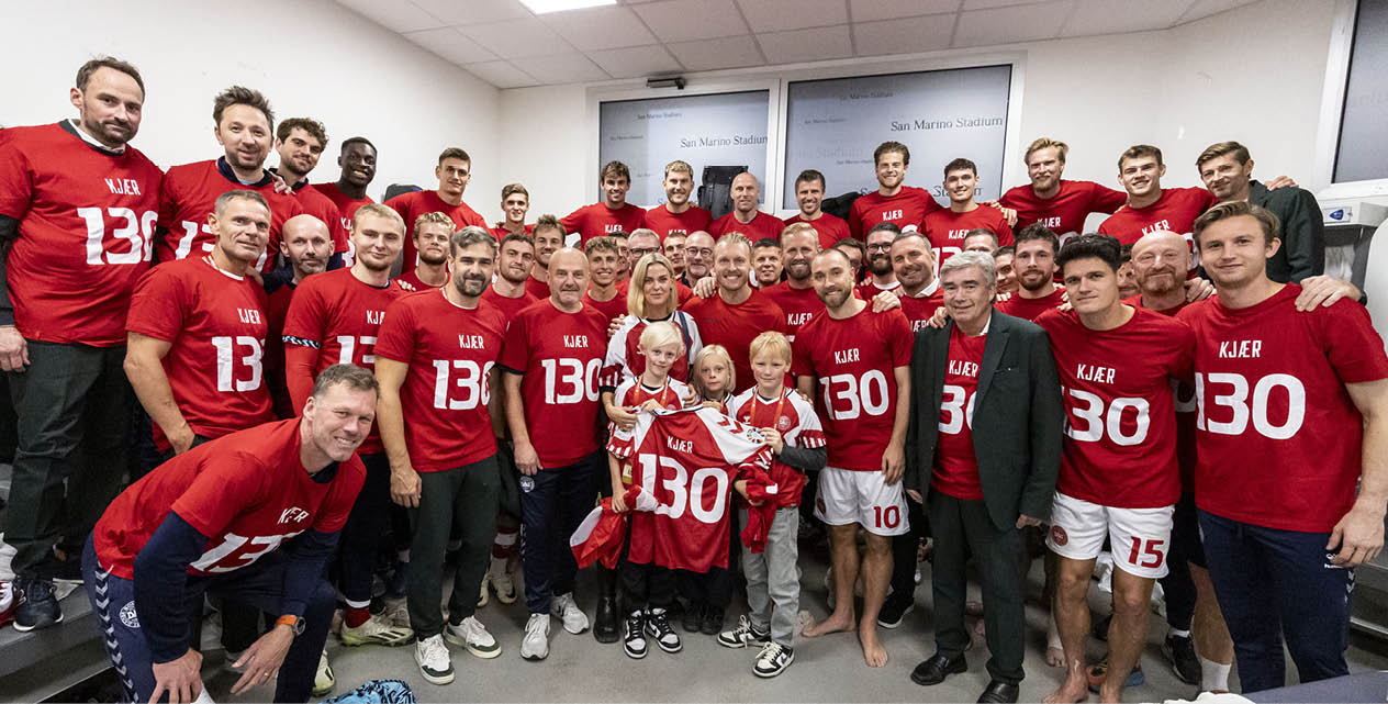 [DK=20231017: EURO 2024 Kval i San Marino - San Marino vs. Danmark - Danmarks stab og spillere i omkl dningsrummet med Simon Kj r efter kampen] [UK=20231017: EURO 2024 Qual in San Marino - San Marino vs. Denmark - Denmark after the match]